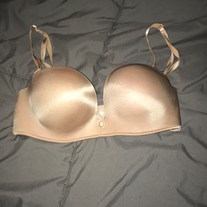 Victoria’s Secret bombshell bra